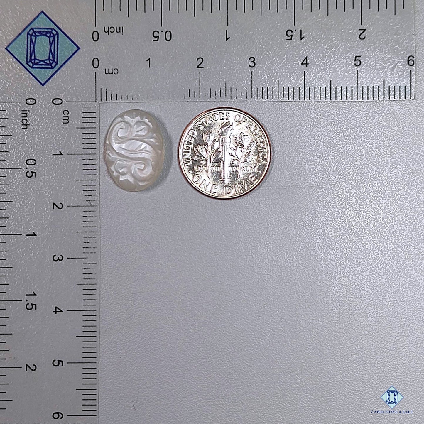 Tallas ovaladas de piedra lunar blanca de Madrás