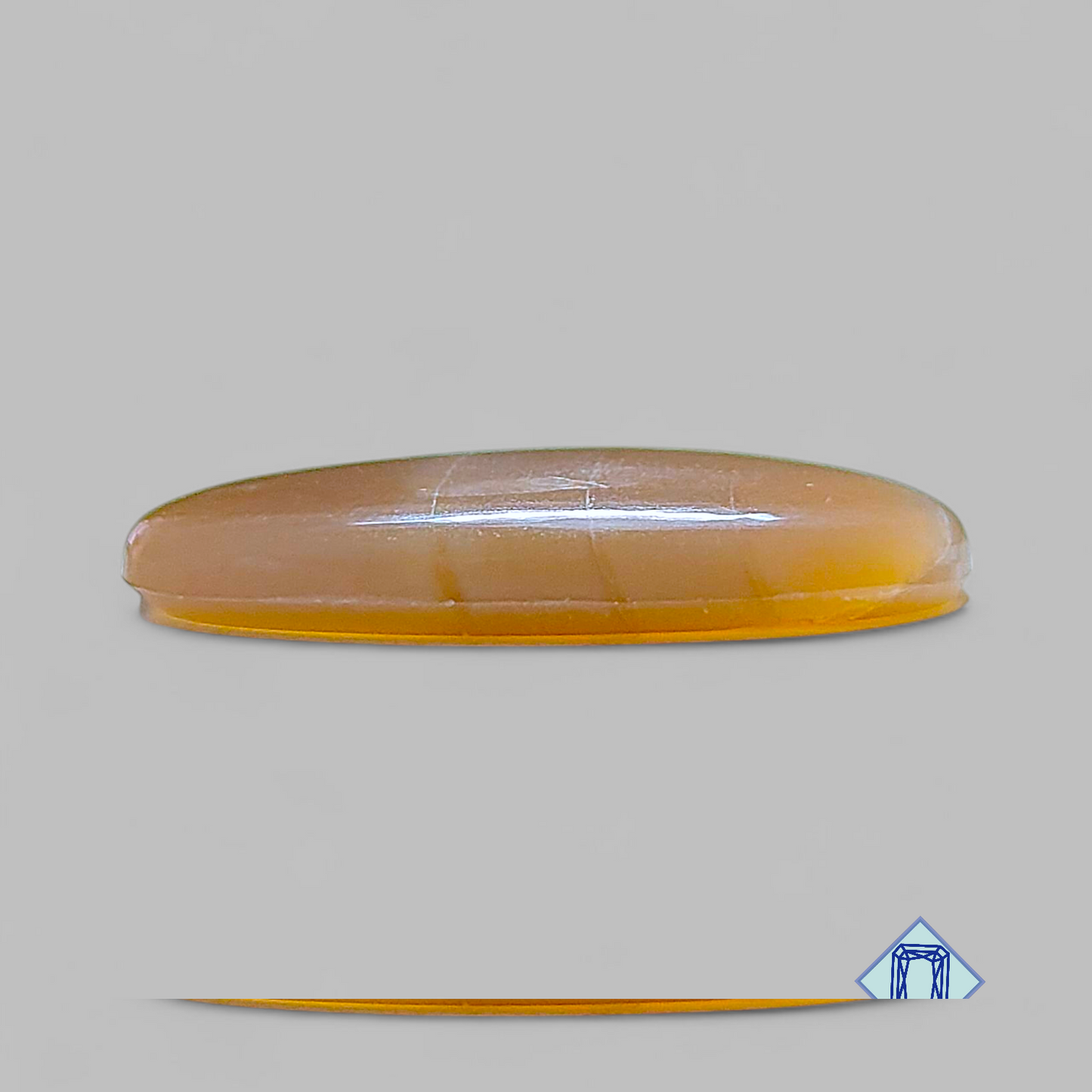 Cabujones ovalados de piedra solar con enrejado arcoíris de lluvia de meteoritos