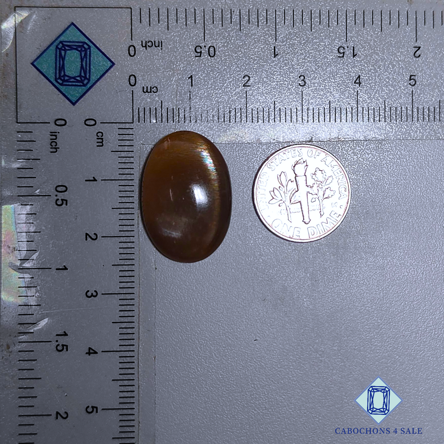 Cabujones ovalados de piedra solar con enrejado arcoíris de lluvia de meteoritos