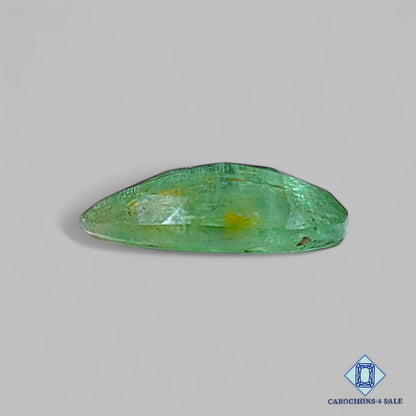 Piedra preciosa de cianita menta natural de corte rosa en forma de pera de 14 x 10 x 4 mm, procedente de Brasil, disponible para la venta.