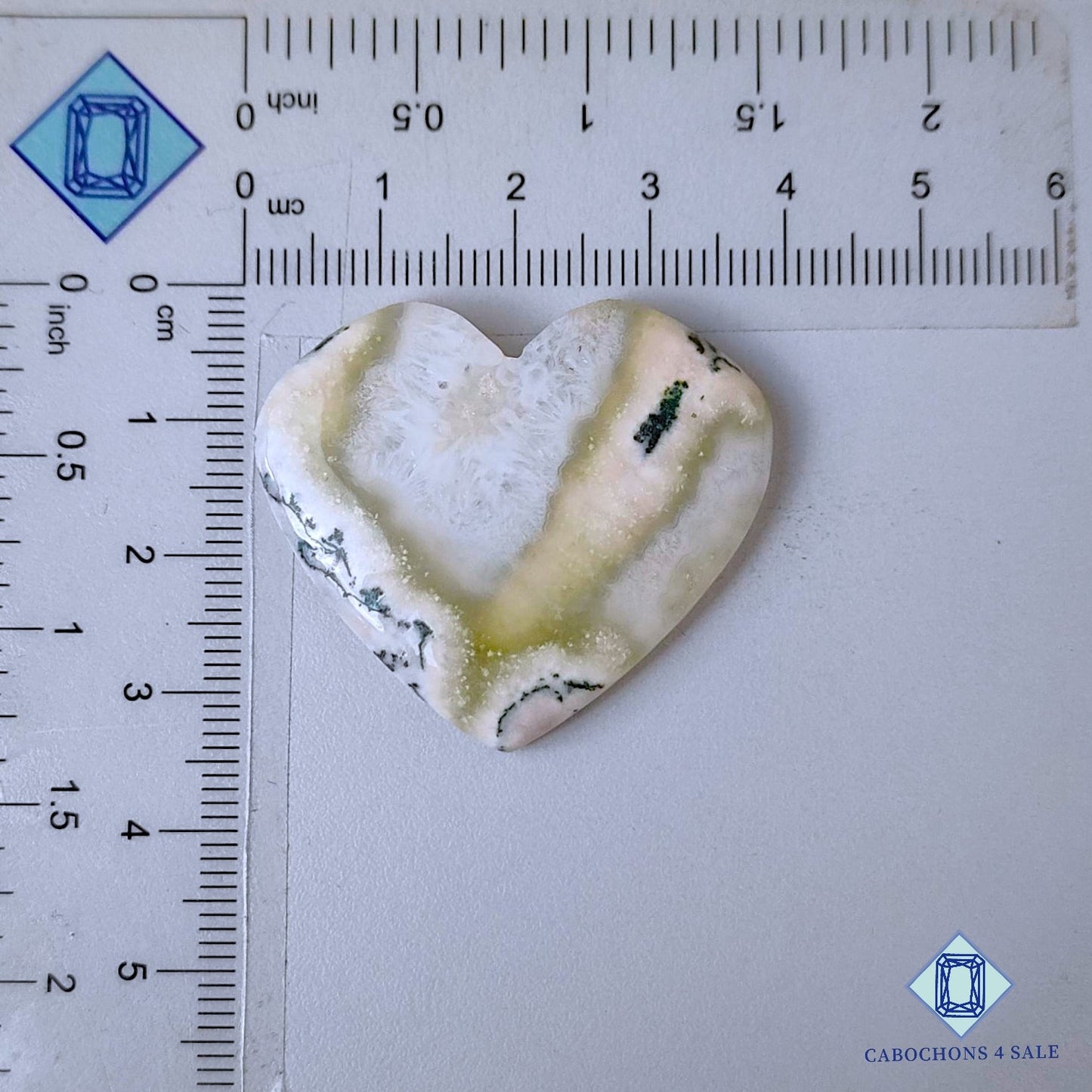 Tallas de corazón de piedra preciosa de ágata musgosa natural de 33 x 37 x 5 mm, procedentes de EE. UU., disponibles para la venta.