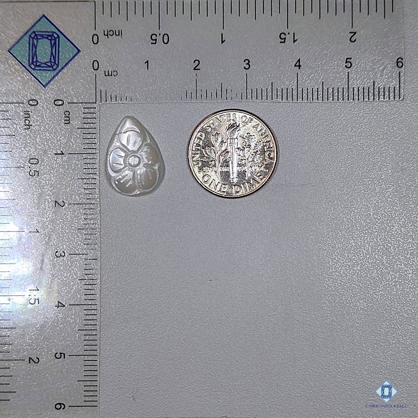 Tallas de pera de piedra lunar blanca de Madrás