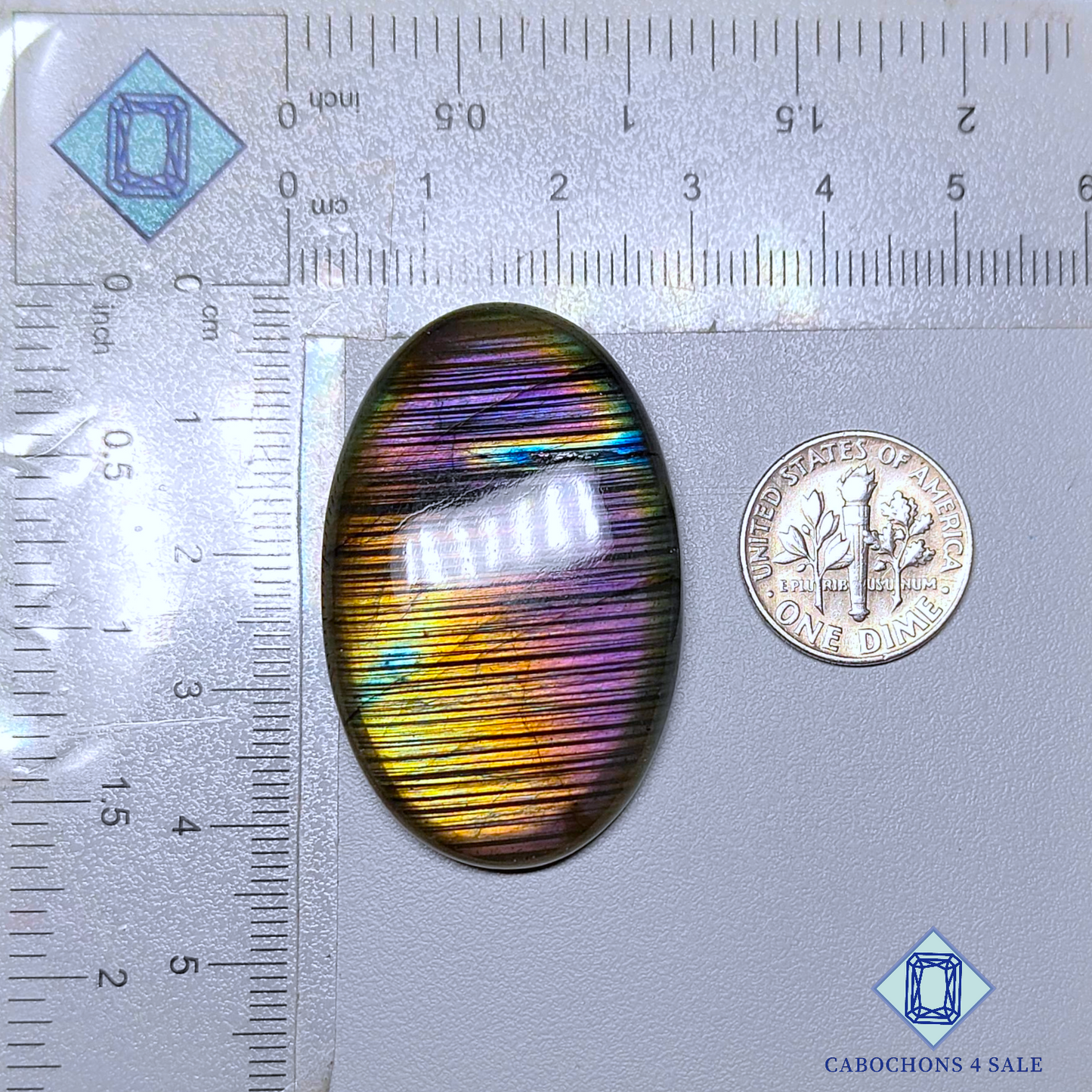 Cabujones ovalados de labradorita morada múltiple