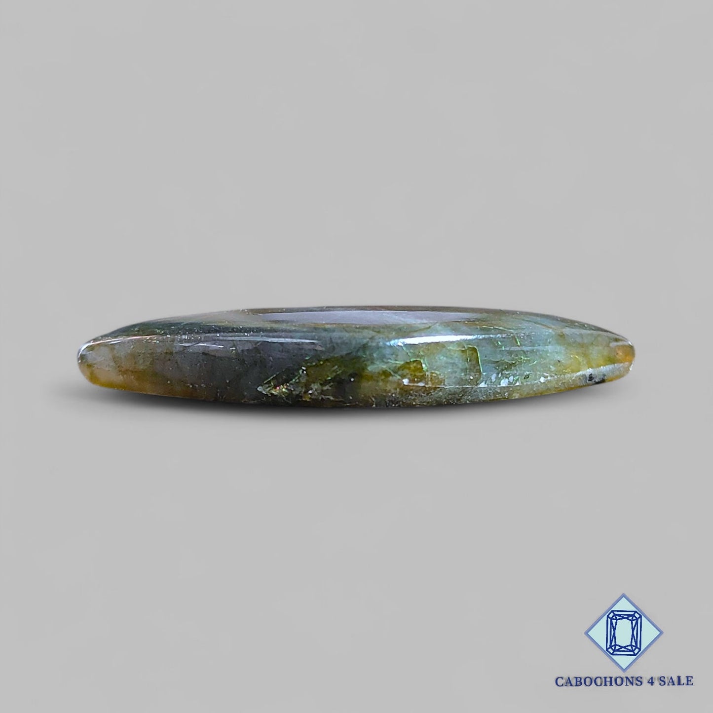 Cabujones de labradorita multicolor natural de 37 x 15 x 5 mm de Madagascar, disponibles para la venta.