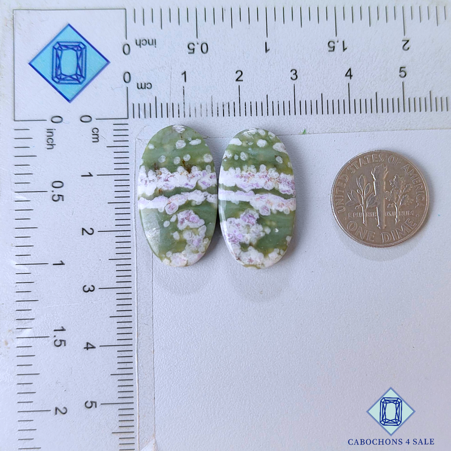 Pares ovalados de jade de la paz