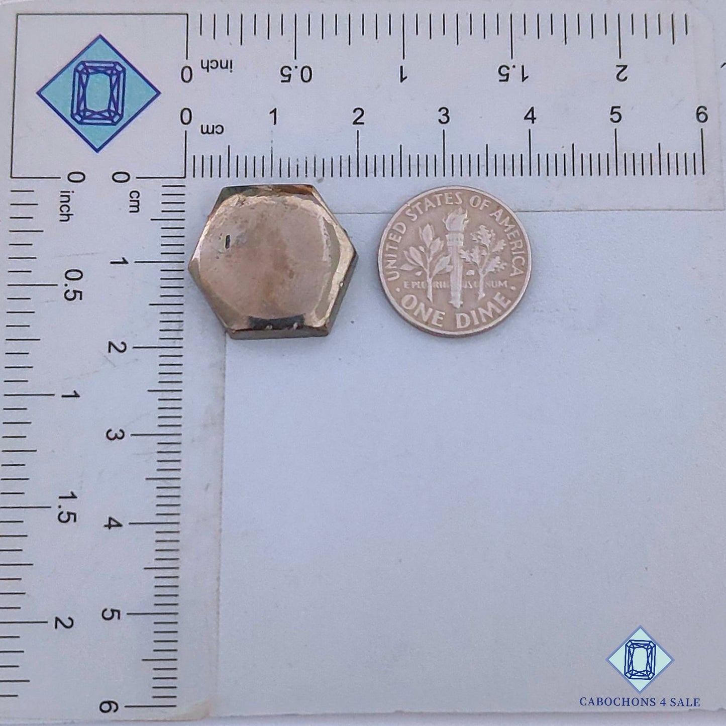 Cabujones hexagonales de pirita natural de 19 x 17 x 4 mm, de Perú, disponibles para la venta.