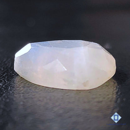 Piedra preciosa de piedra lunar arcoíris natural en forma de pera, tallada en 20 x 17 x 7 mm, procedente de la India, disponible para la venta. 