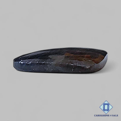 Zafiro natural de talla rosa elegante de 21 x 20 x 4 mm, procedente de Myanmar, disponible para la venta.