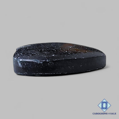 Tallas de corazón de piedra preciosa de mica de plata natural de 22 x 22 x 5 mm de la India, disponibles para la venta.