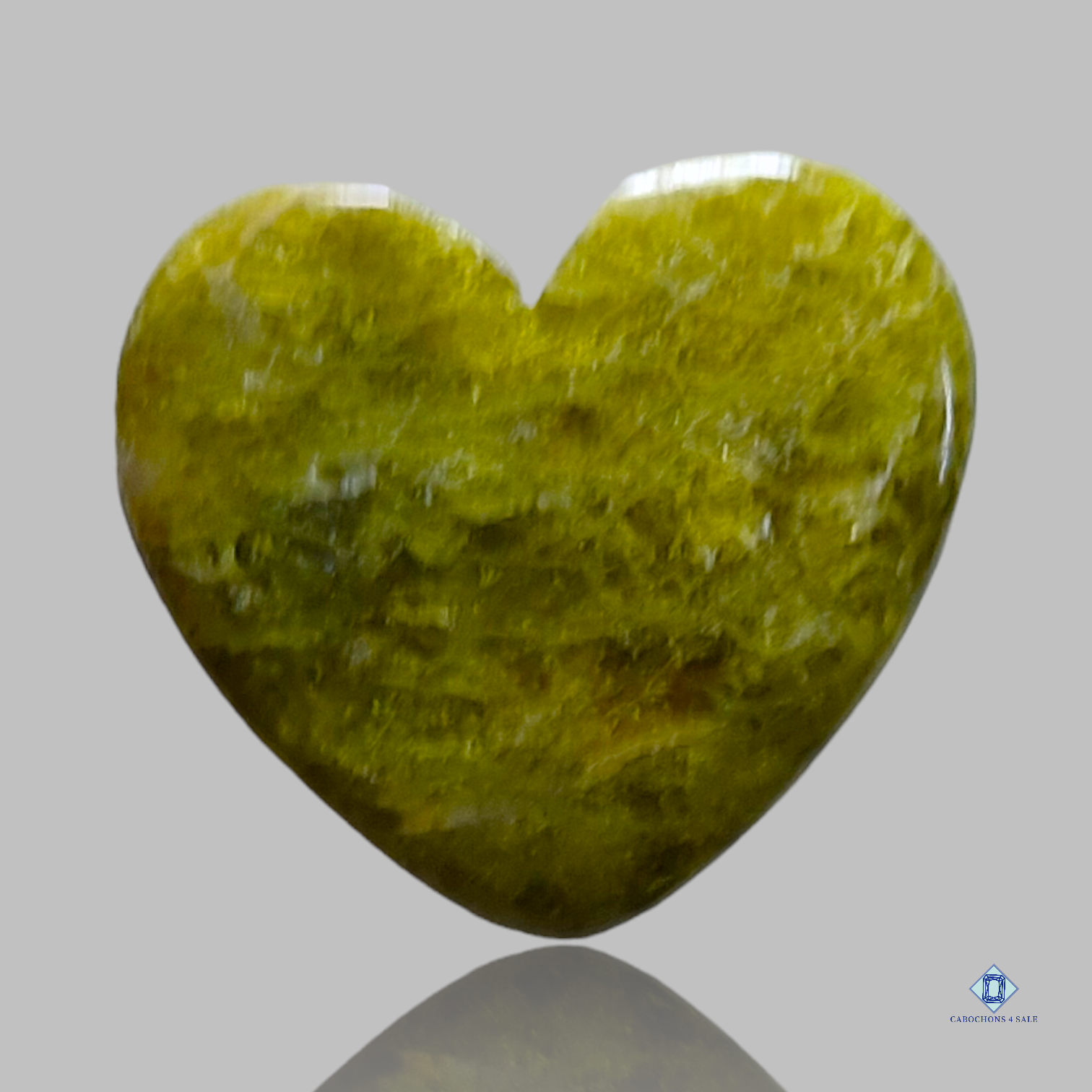 Vesuvianite-c4sw1599-Heart-Green-Cabochons