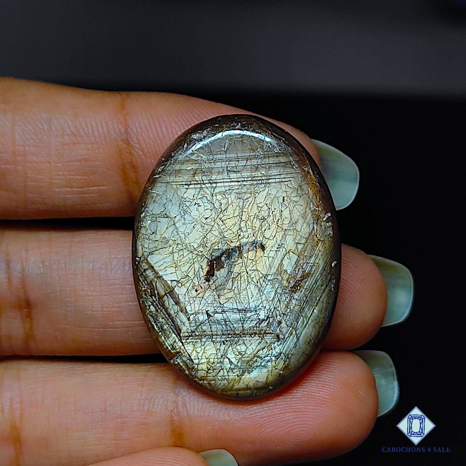 Zawadi Golden Sapphire