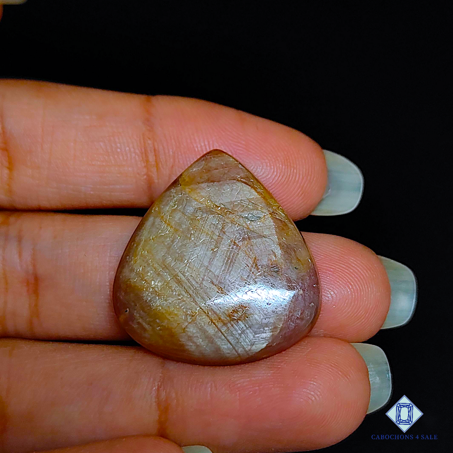 Zawadi Golden Sapphire